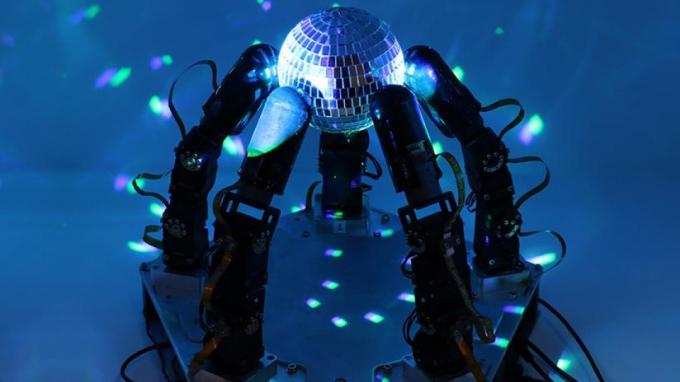 Highly Dexterous Robot Hand Can Operate in the Dark â Just Like Us ...