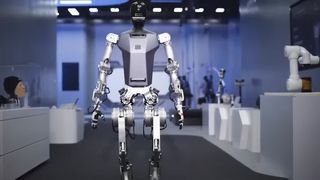 Robot hình người công nghiệp UBTECH Walker tienkung